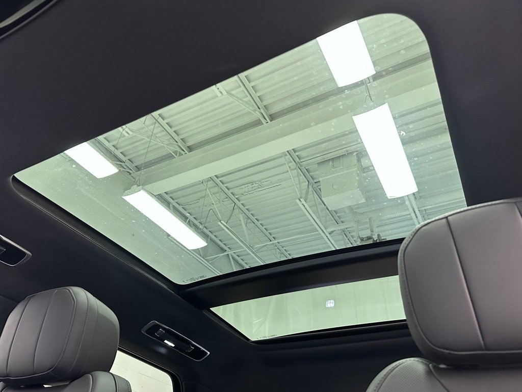 Used 2025 Land Rover Range Rover Sport Dynamic SE image 38