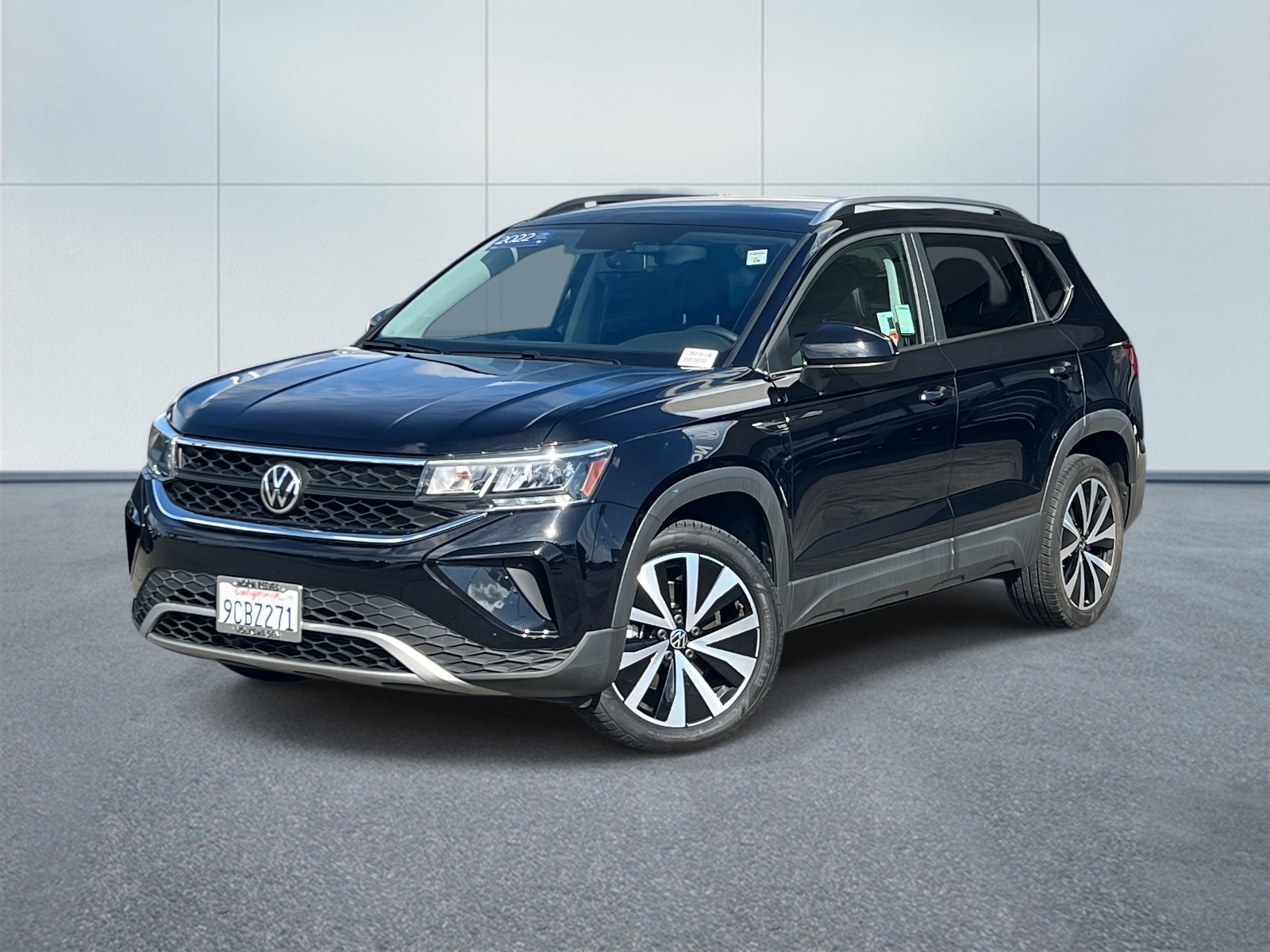 Certified 2022 Volkswagen Taos SE image 1