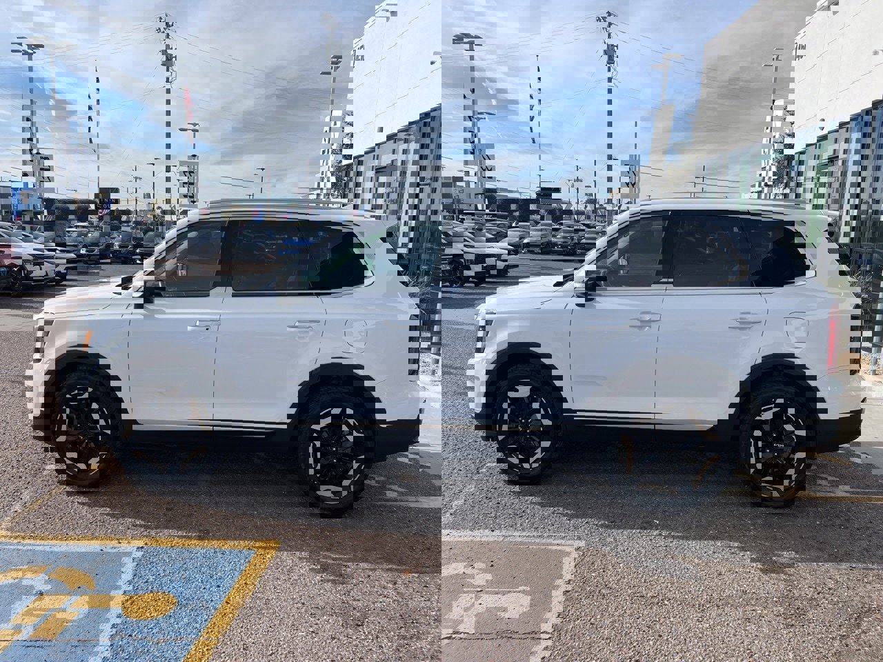 Used 2024 Kia Telluride S w/ S Sunroof Package image 1