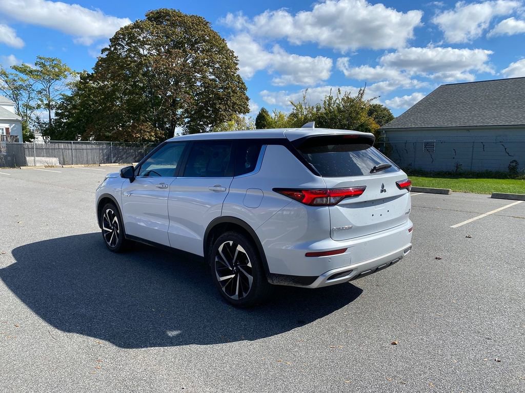 Used 2023 Mitsubishi Outlander SE image 8