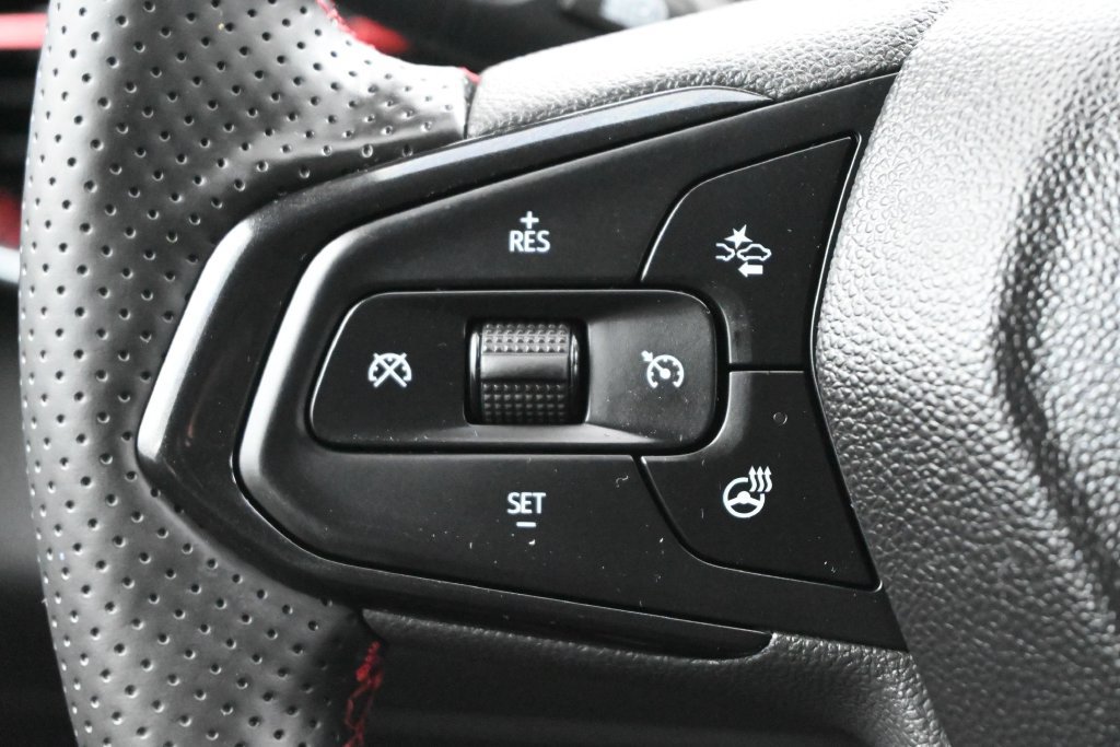 Used 2024 Chevrolet Trax RS FWD image 6