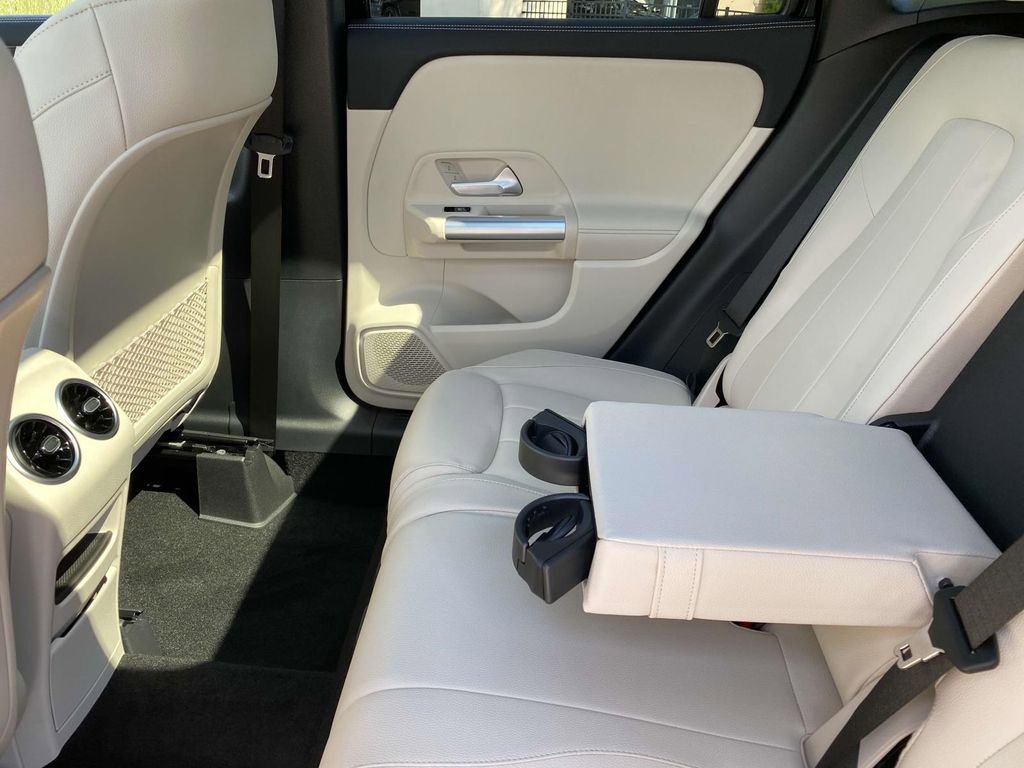 Certified 2025 Mercedes-Benz GLA 250 image 19