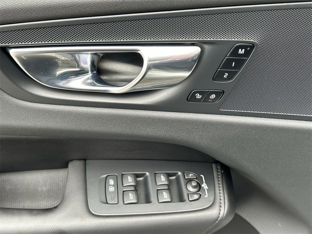 Certified 2023 Volvo XC60 B5 Plus w/ Climate Package image 16