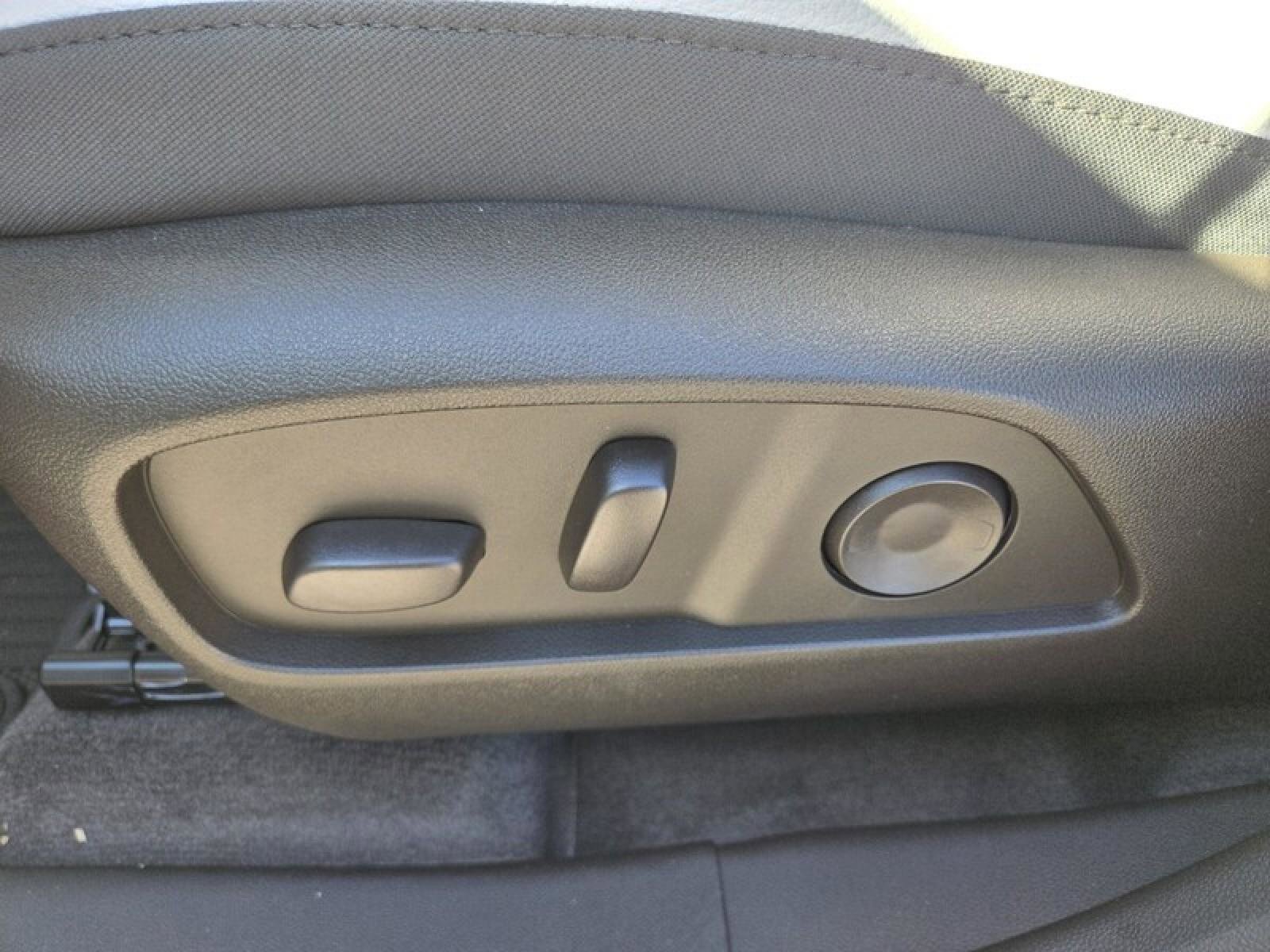 New 2026 GMC Terrain Denali w/ LPO, Floor Liner Package image 22