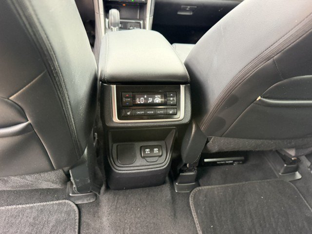 Used 2019 Subaru Ascent Limited w/ Popular Package #3 AWD/4WD image 15
