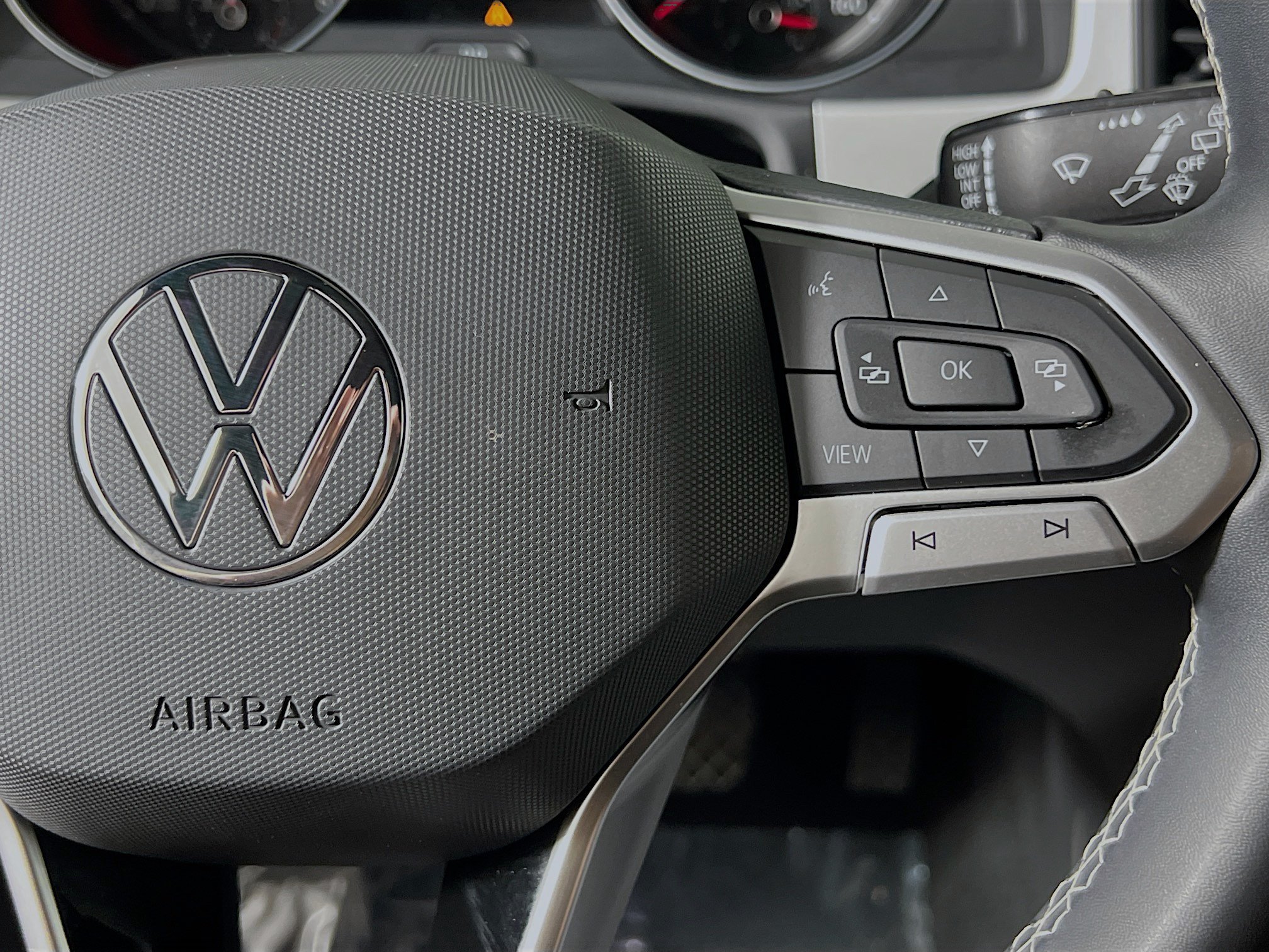 Used 2021 Volkswagen Atlas Cross Sport SE FWD image 20
