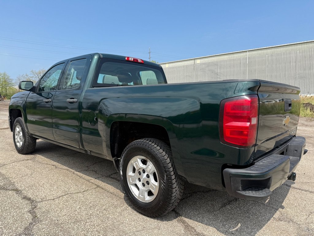 Used 2015 Chevrolet Silverado 1500 W/T w/ Trailering Package AWD/4WD image 3