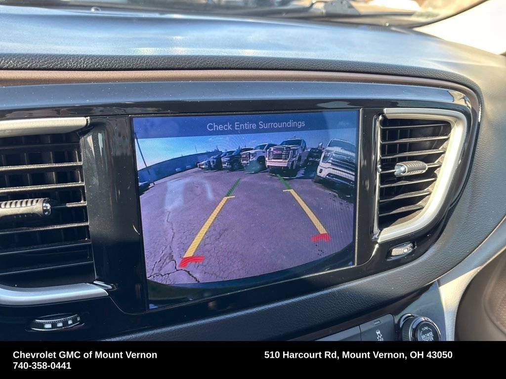 Used 2017 Chrysler Pacifica Touring image 22