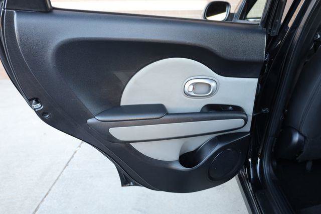 Used 2016 Kia Soul FWD image 16