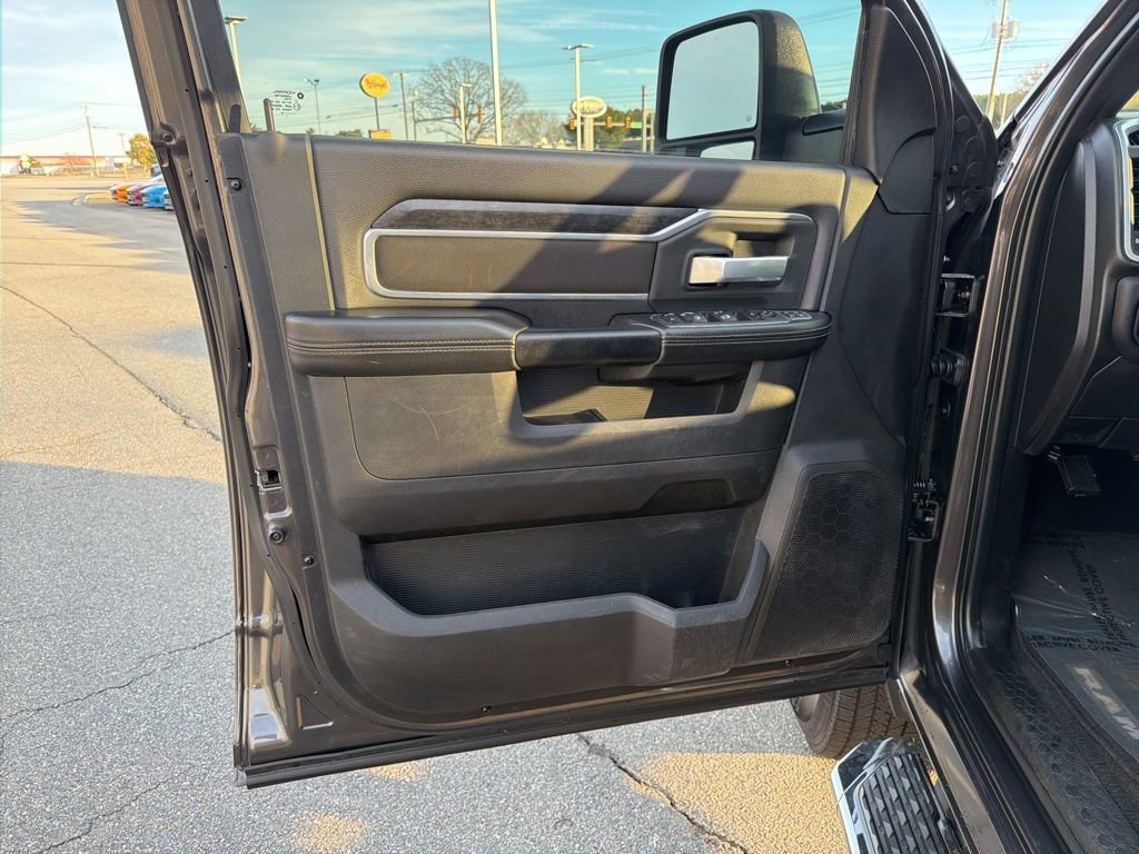 Used 2024 RAM 3500 Big Horn image 13