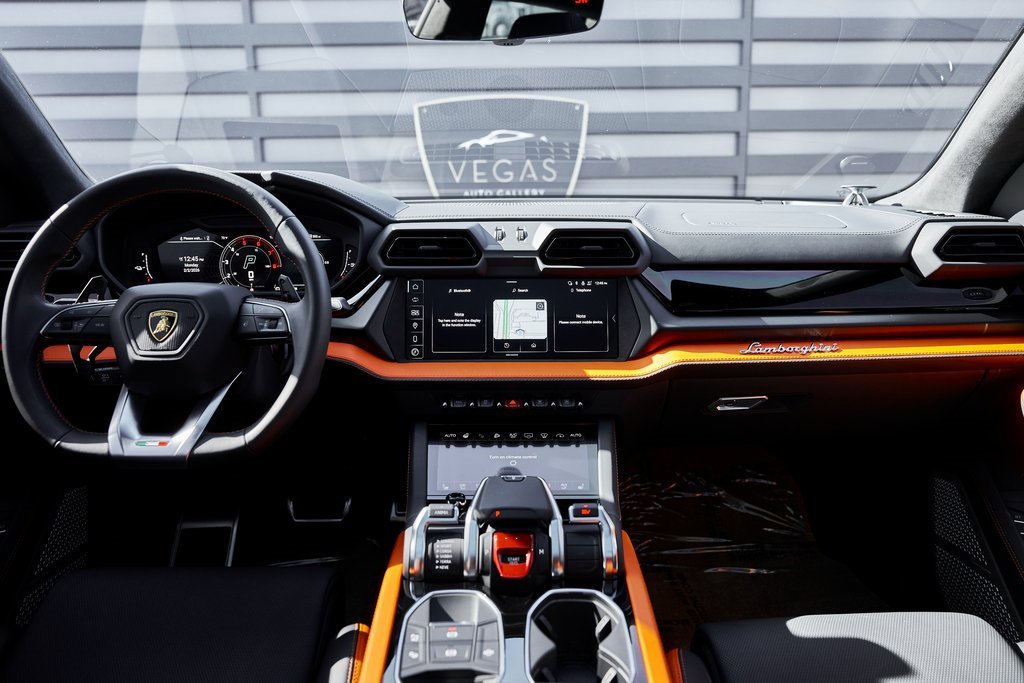 Used 2025 Lamborghini Urus SE image 55