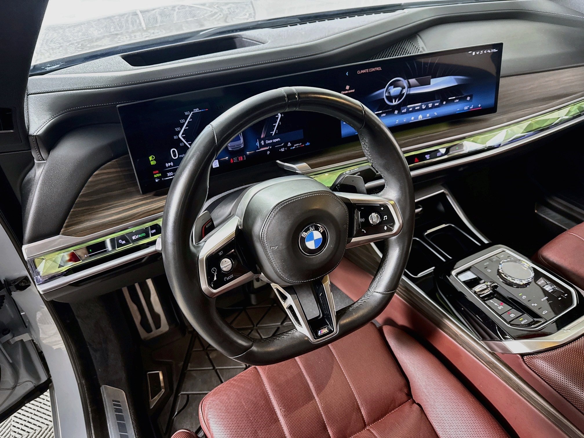 Used 2023 BMW 760i xDrive AWD/4WD image 25