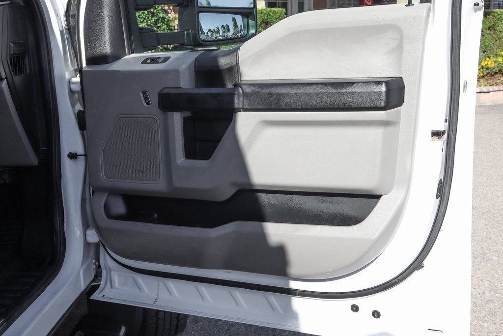 Used 2019 Ford F550 2WD Regular Cab Super Duty image 42