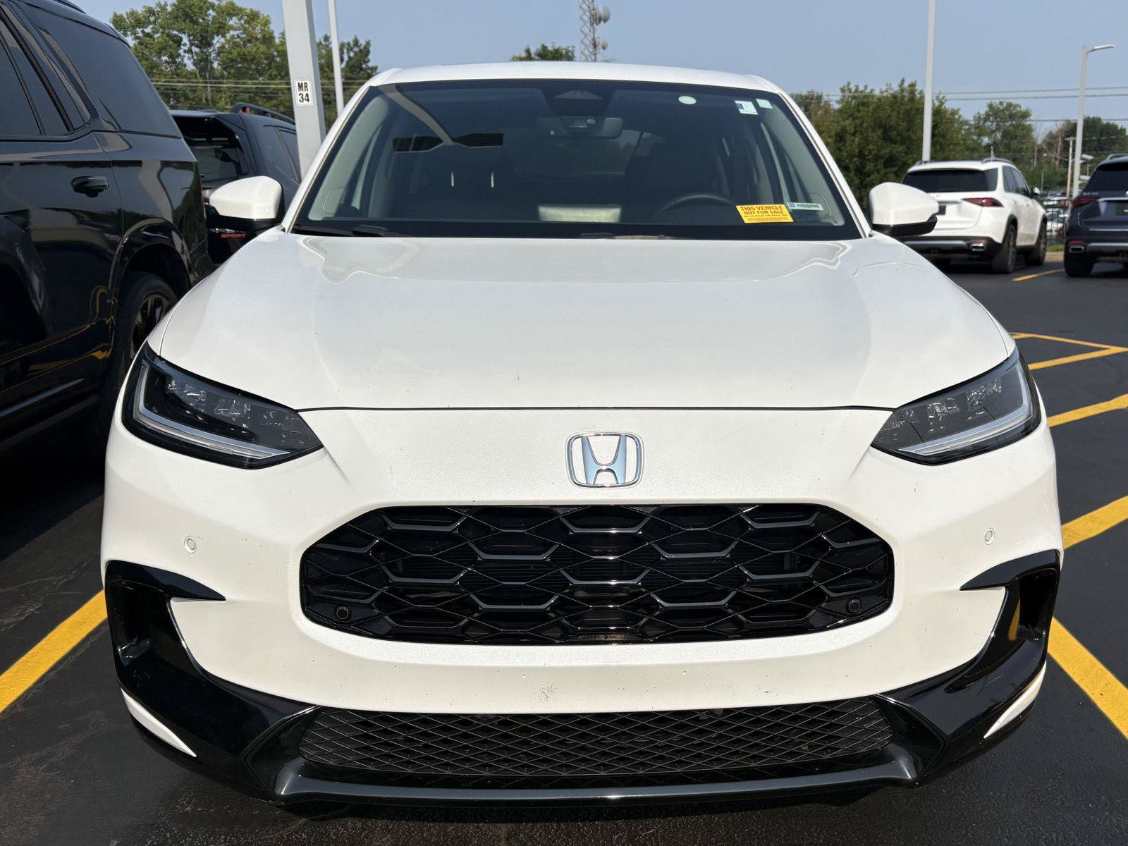 Used 2023 Honda HR-V EX-L image 2
