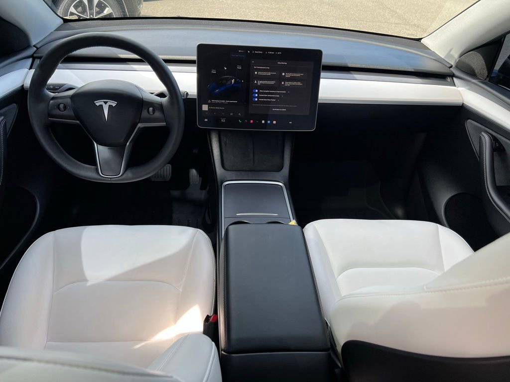 Used 2024 Tesla Model Y Long Range AWD/4WD image 19