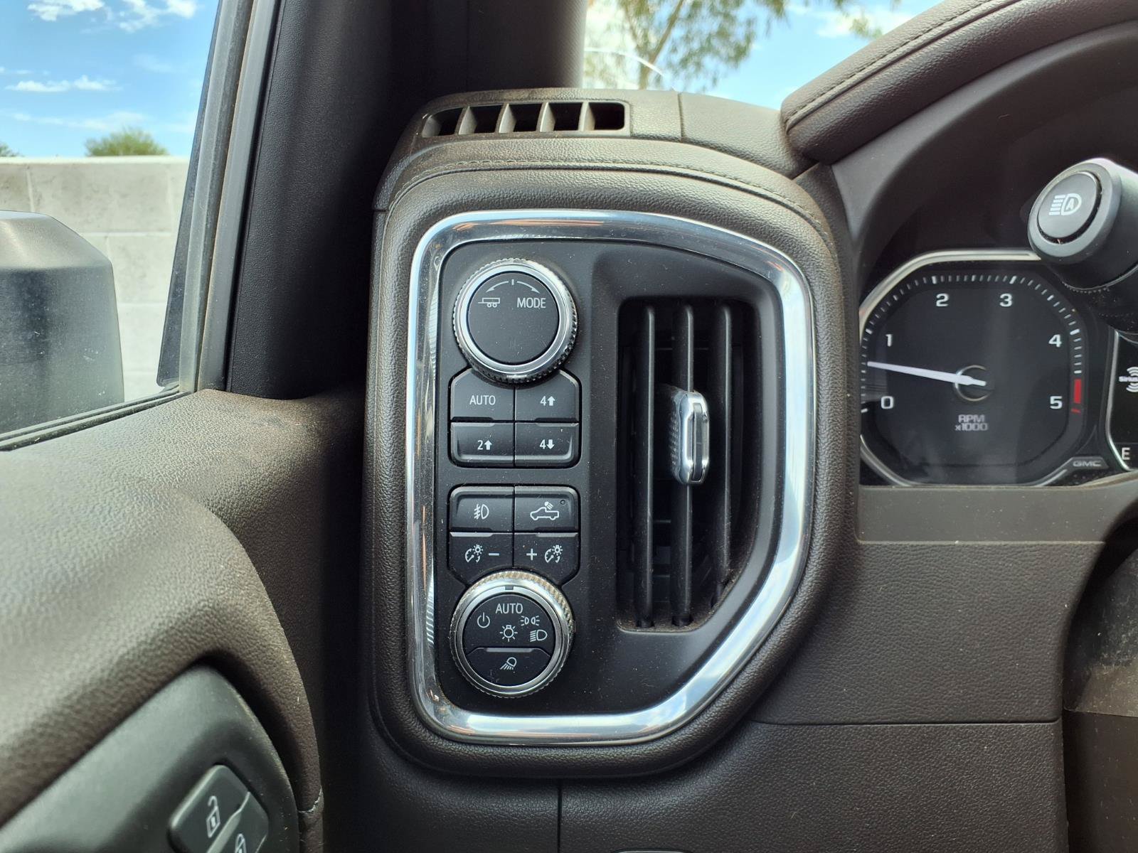 Used 2023 GMC Sierra 2500 Denali AWD/4WD image 25