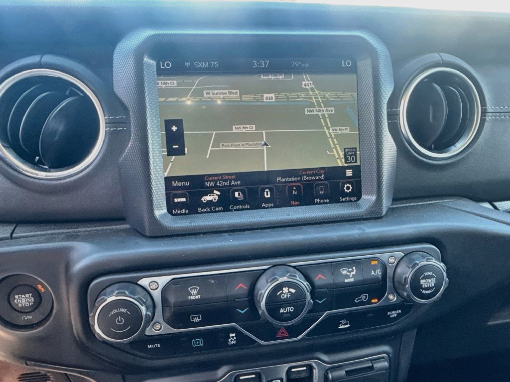 Used 2023 Jeep Wrangler Unlimited Sahara AWD/4WD image 14