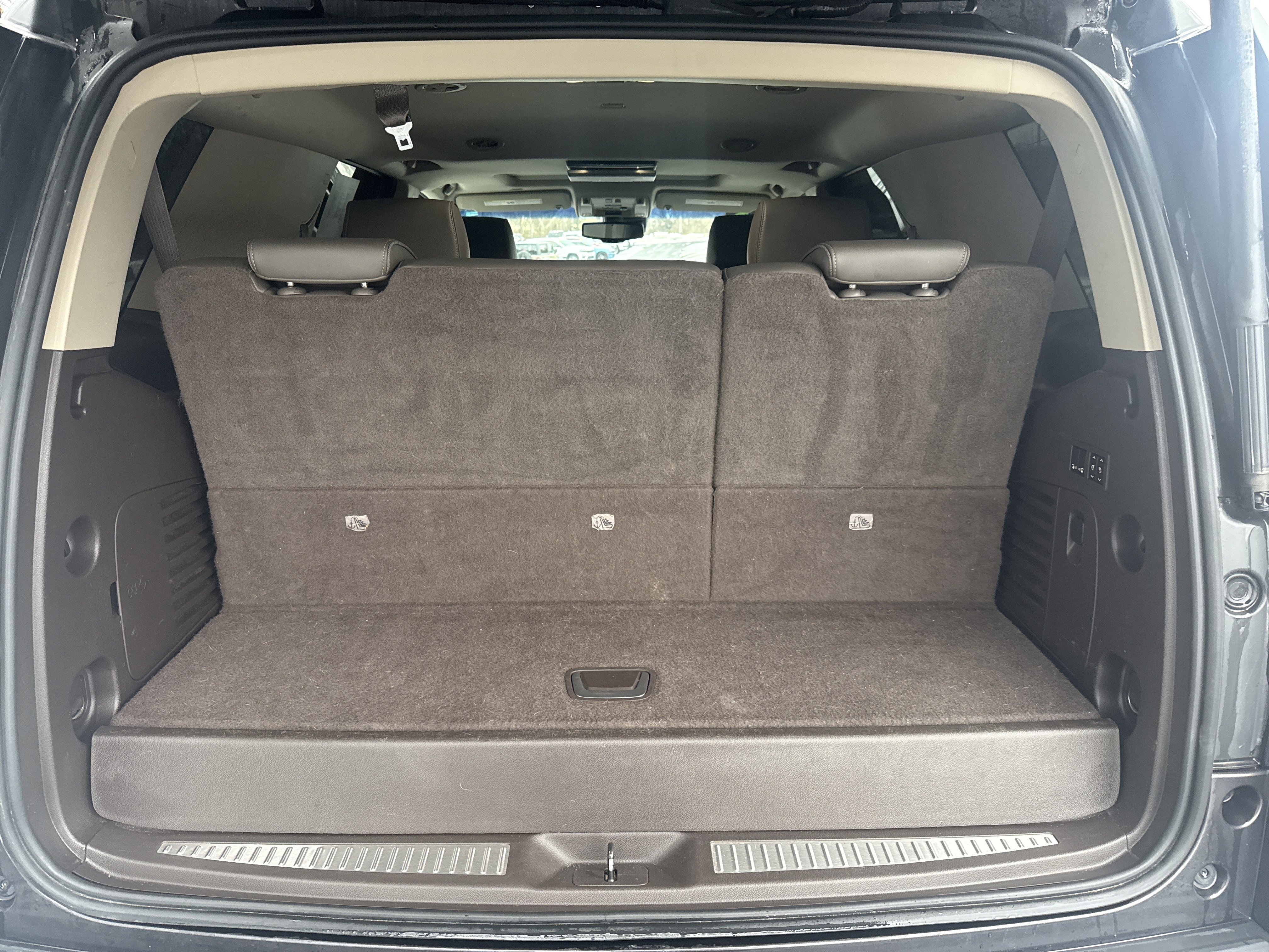 Used 2015 GMC Yukon Denali w/ Premium Package image 5