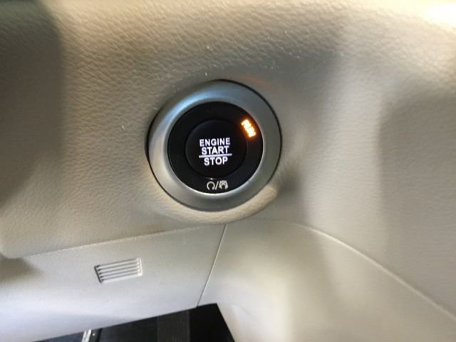 Used 2022 Chrysler Pacifica Touring-L image 40