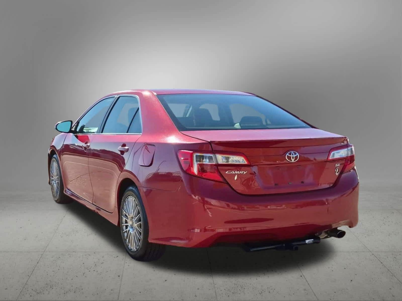 Used 2013 Toyota Camry SE FWD image 4