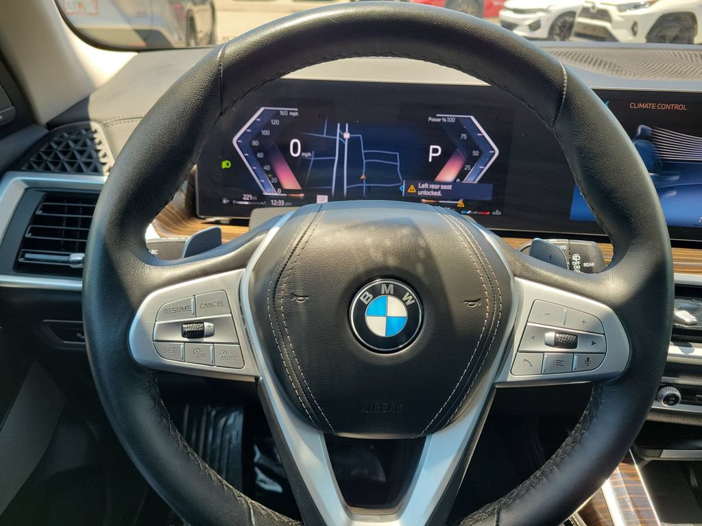 Used 2026 BMW X7 xDrive40i AWD/4WD image 9