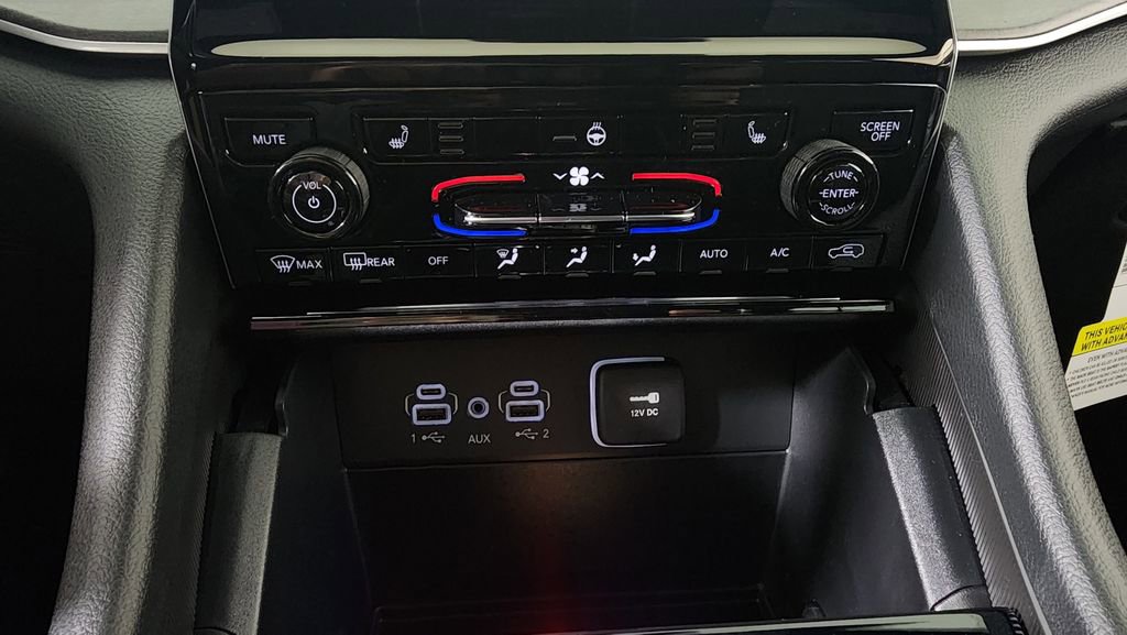 New 2025 Jeep Grand Cherokee Limited image 24