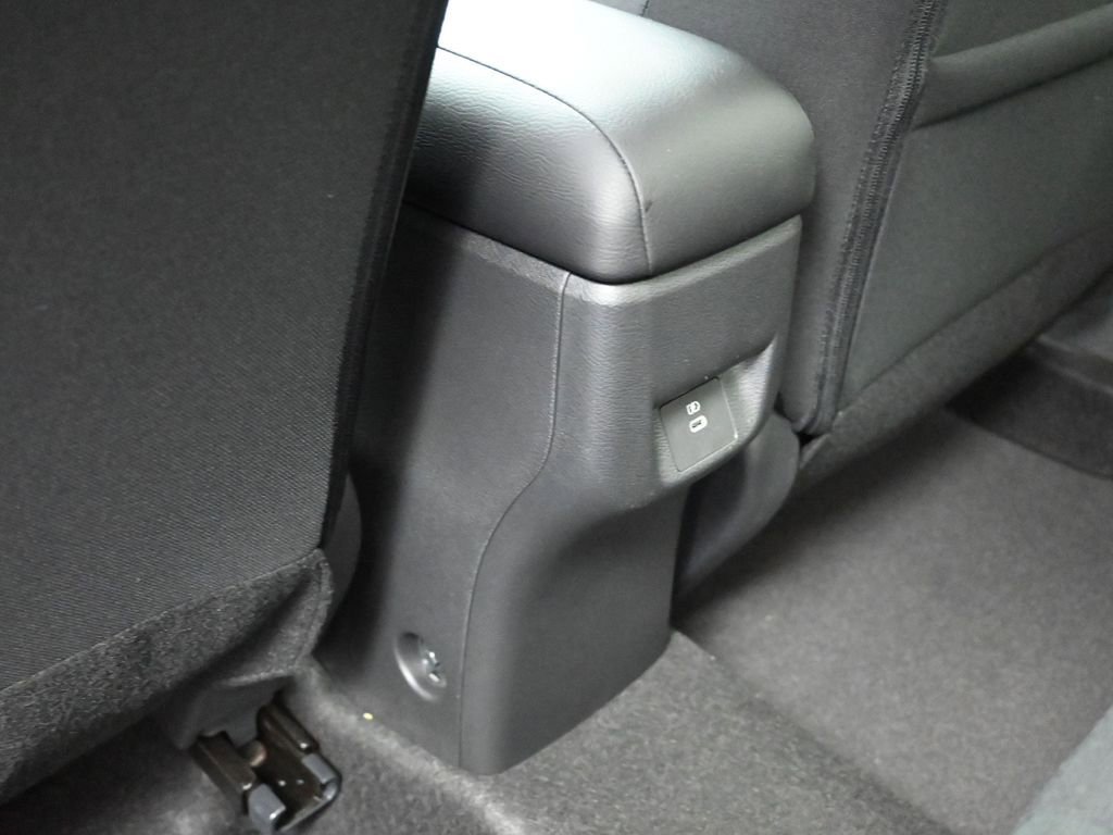 New 2025 Nissan Versa SV w/ Trunk Package FWD image 18