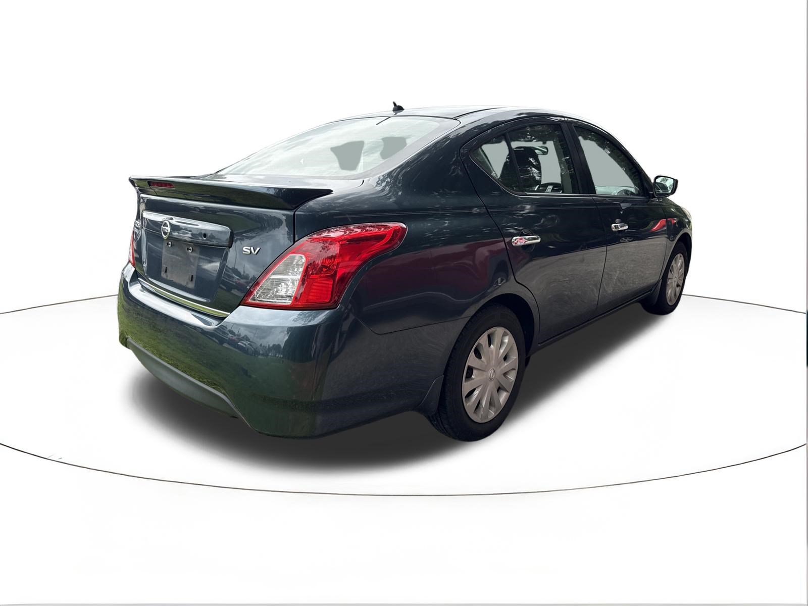 Used 2017 Nissan Versa SV FWD image 2