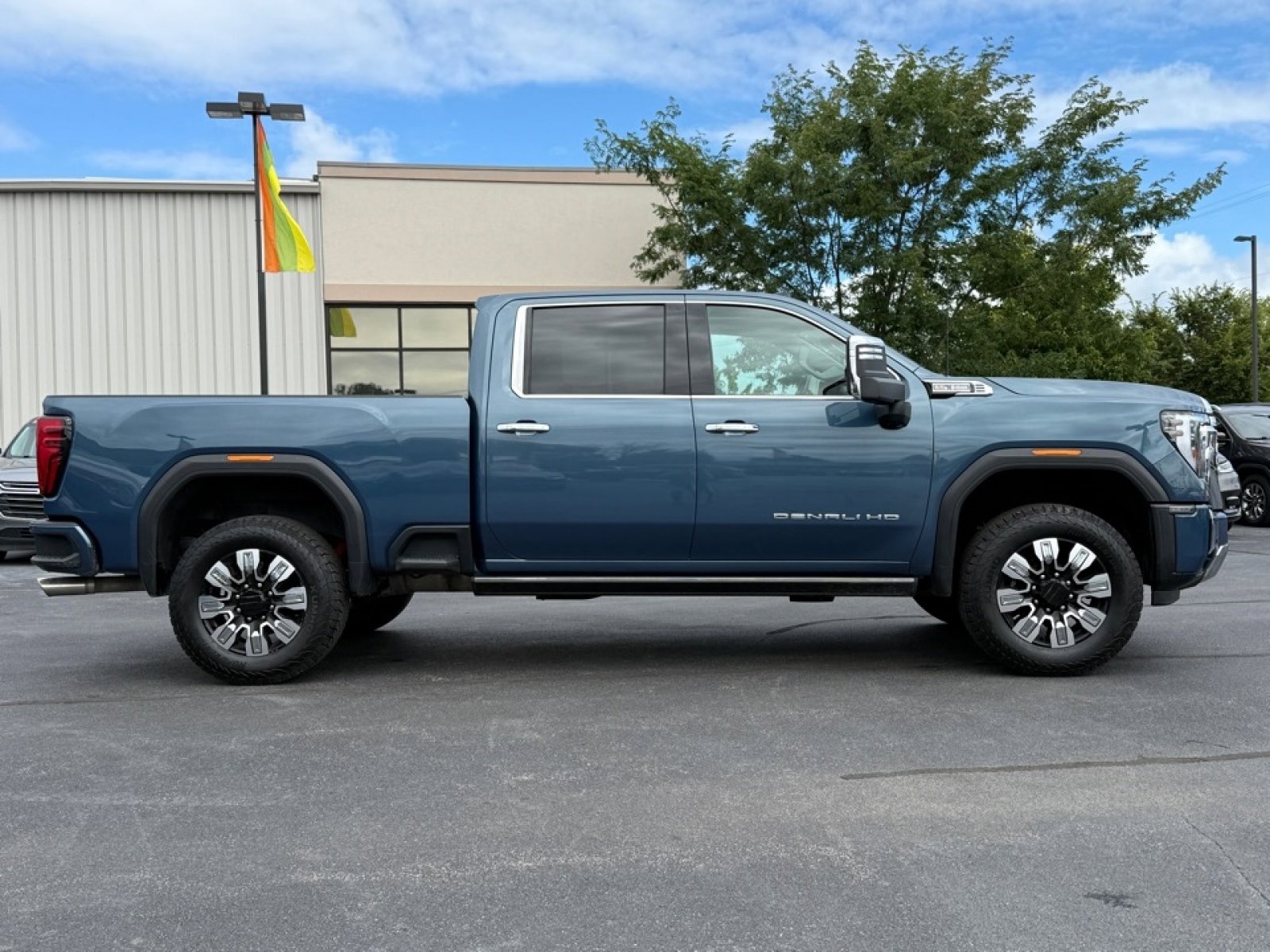 Used 2024 GMC Sierra 2500 Denali w/ Technology Package image 9