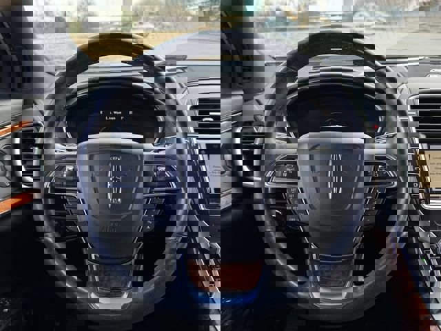 Used 2019 Lincoln Nautilus Reserve image 13