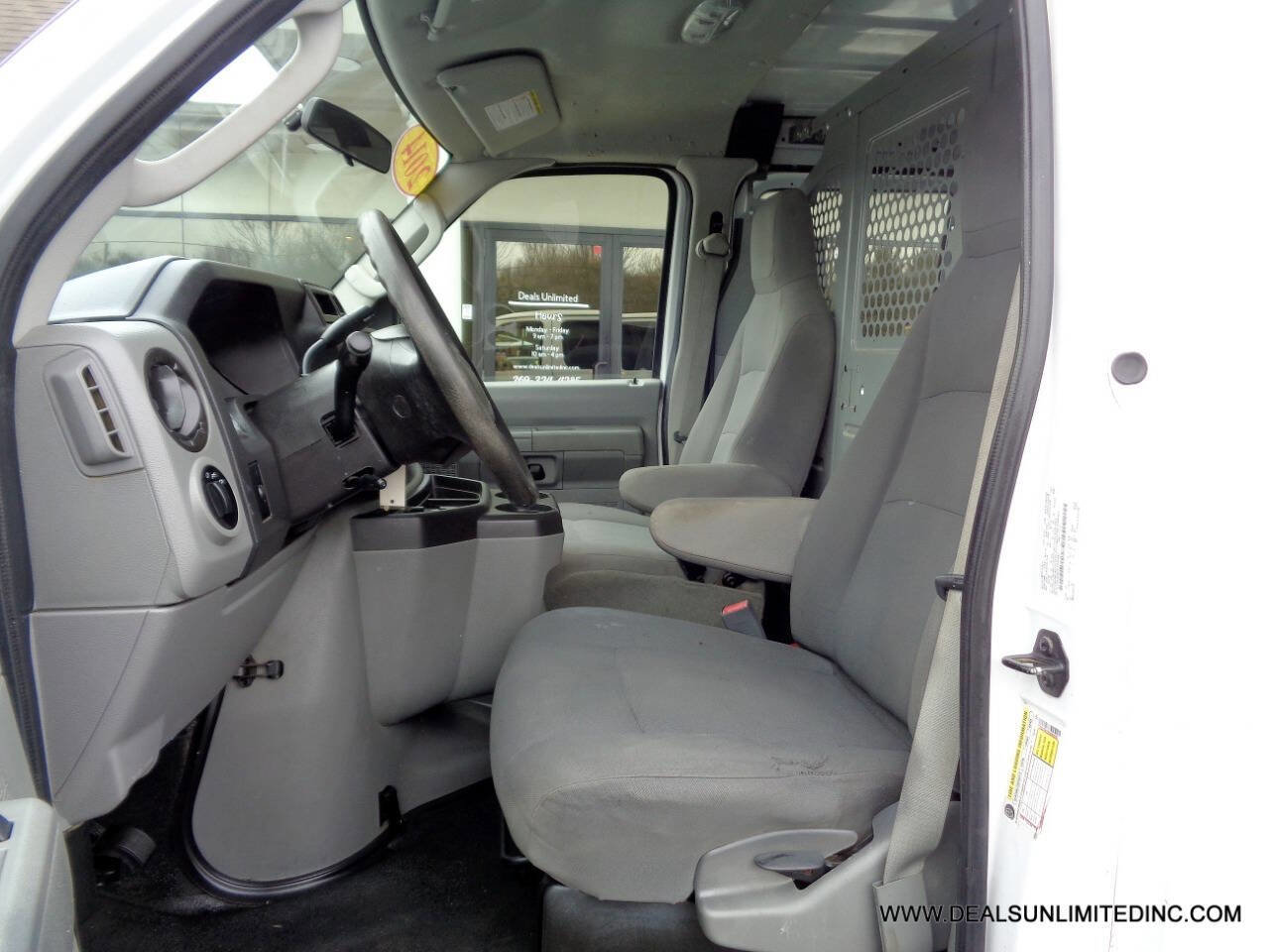 Used 2014 Ford E-250 and Econoline 250 w/ Power Group RWD image 8