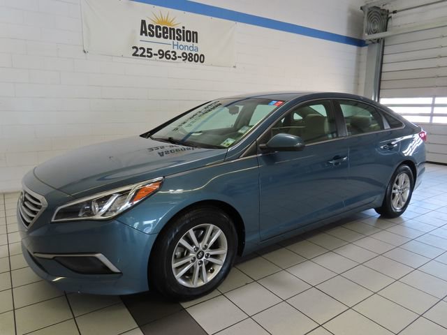 Used 2016 Hyundai Sonata SE image 2