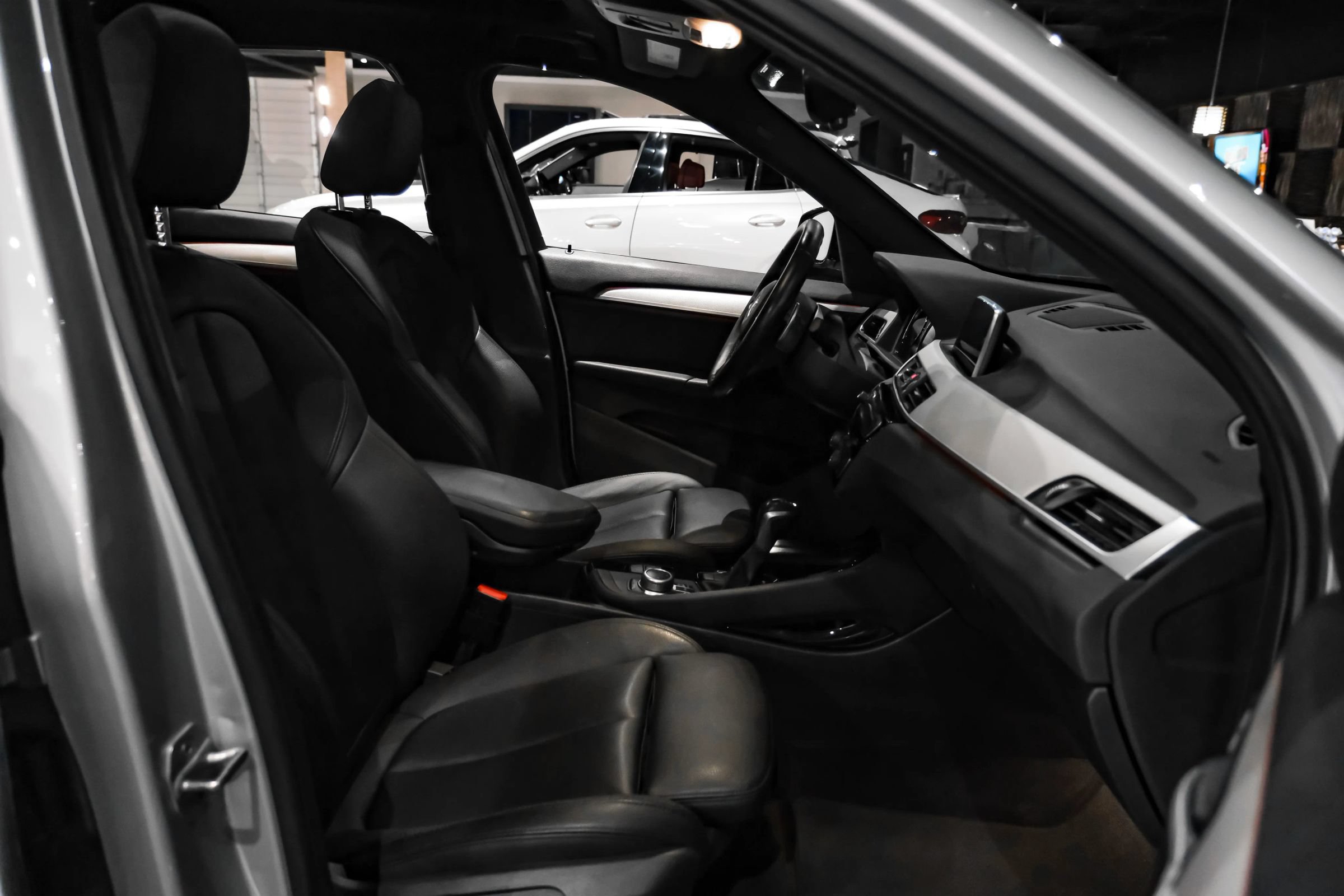 Used 2019 BMW X1 sDrive28i w/ M Sport Package FWD image 28