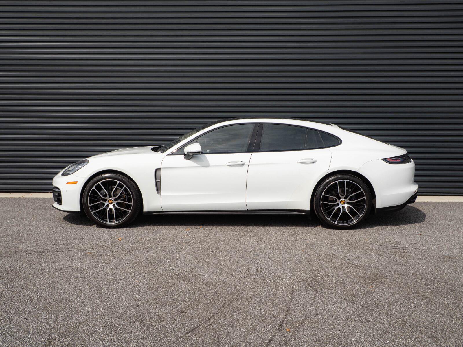Used 2023 Porsche Panamera Platinum Edition RWD image 2