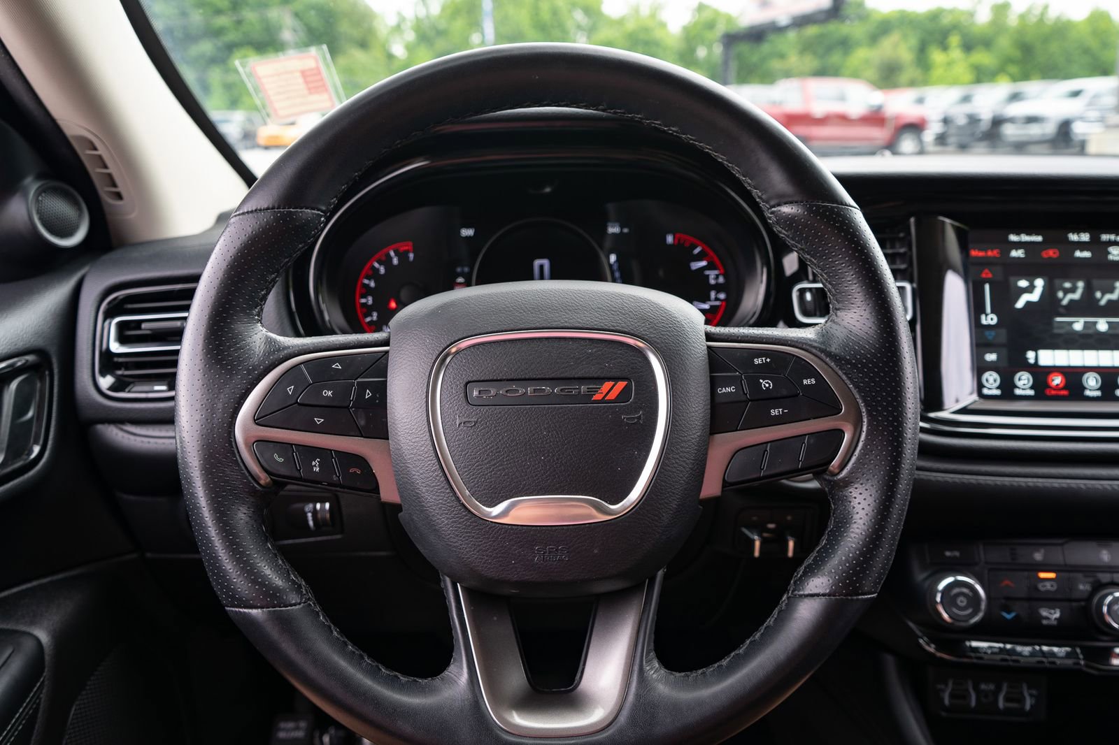 Used 2021 Dodge Durango SXT RWD image 28