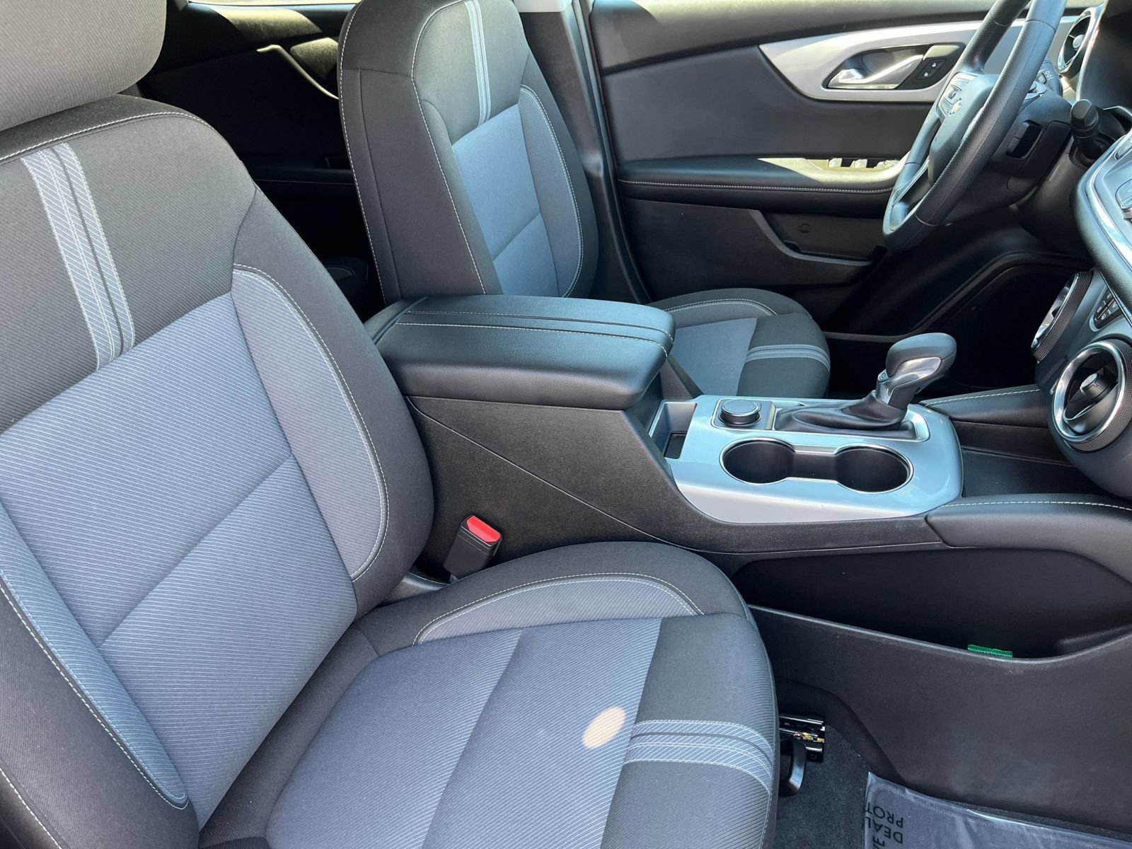 Used 2025 Chevrolet Blazer LT FWD image 41