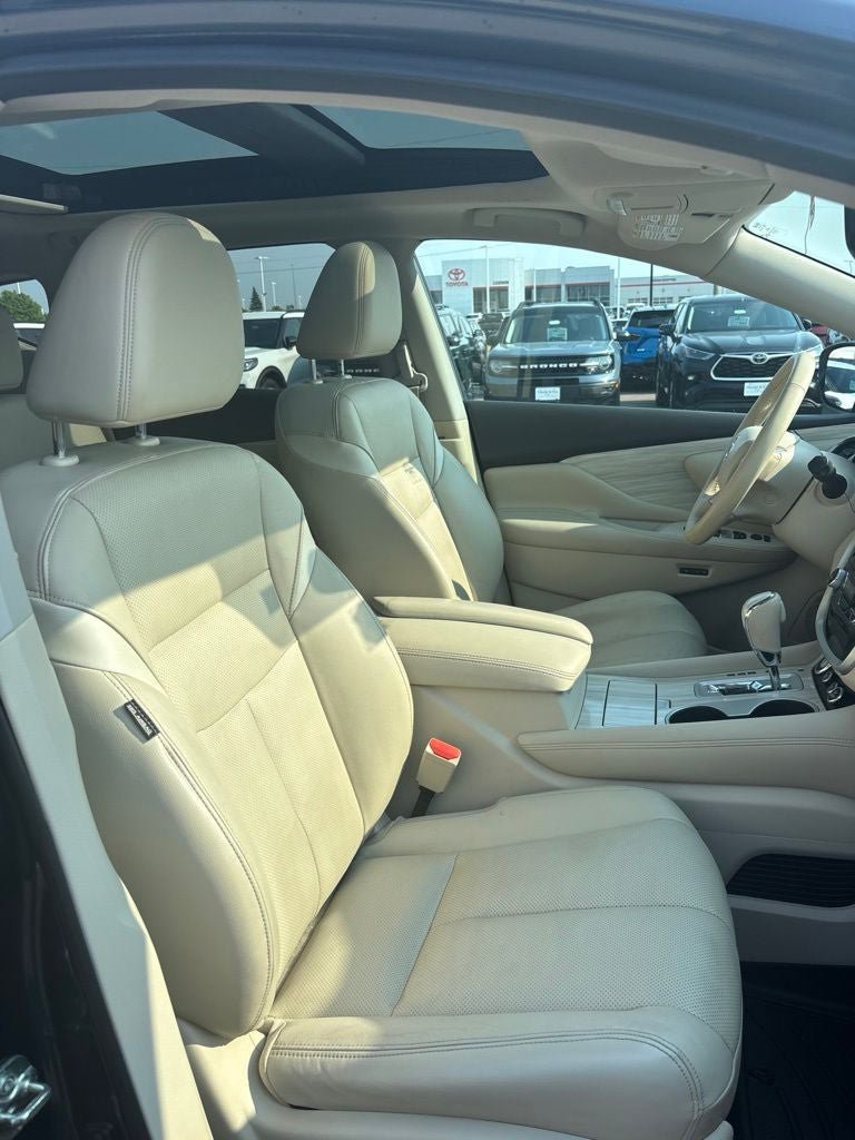 Used 2016 Nissan Murano Platinum w/ Platinum Technology Package FWD image 21