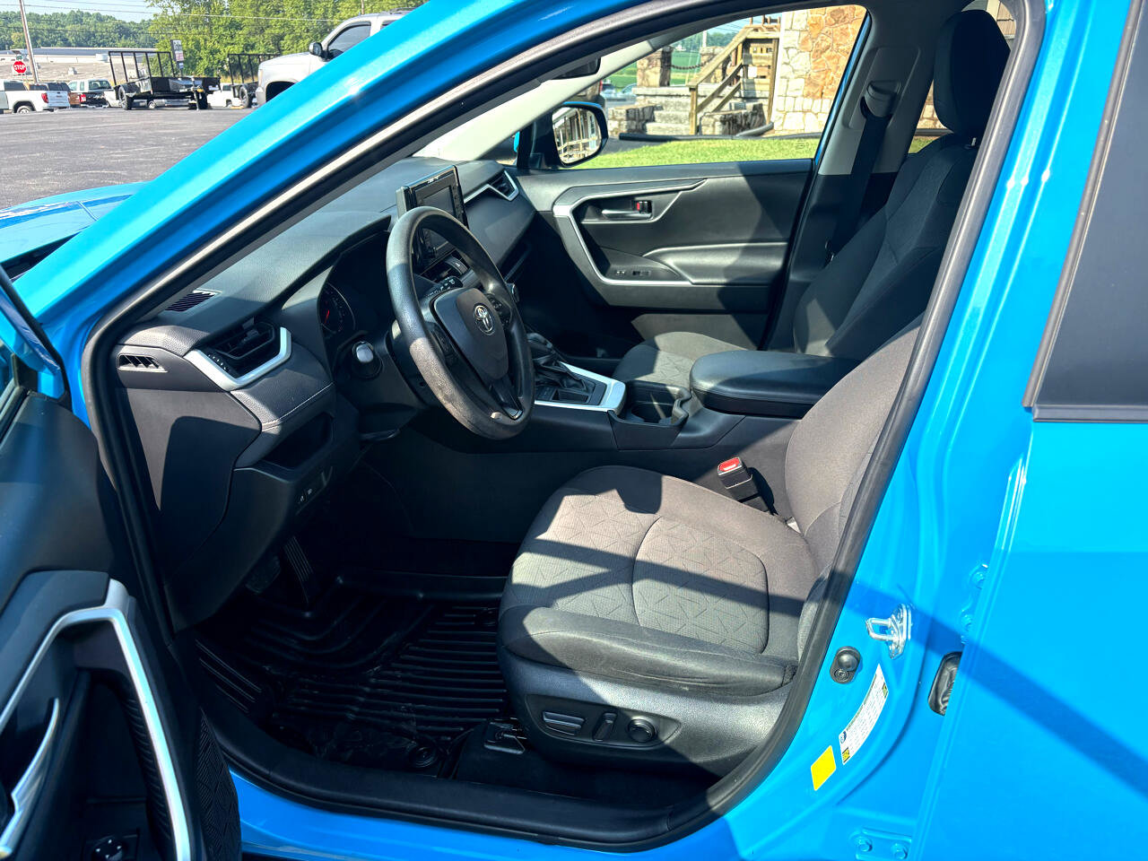 Used 2021 Toyota RAV4 XLE image 7