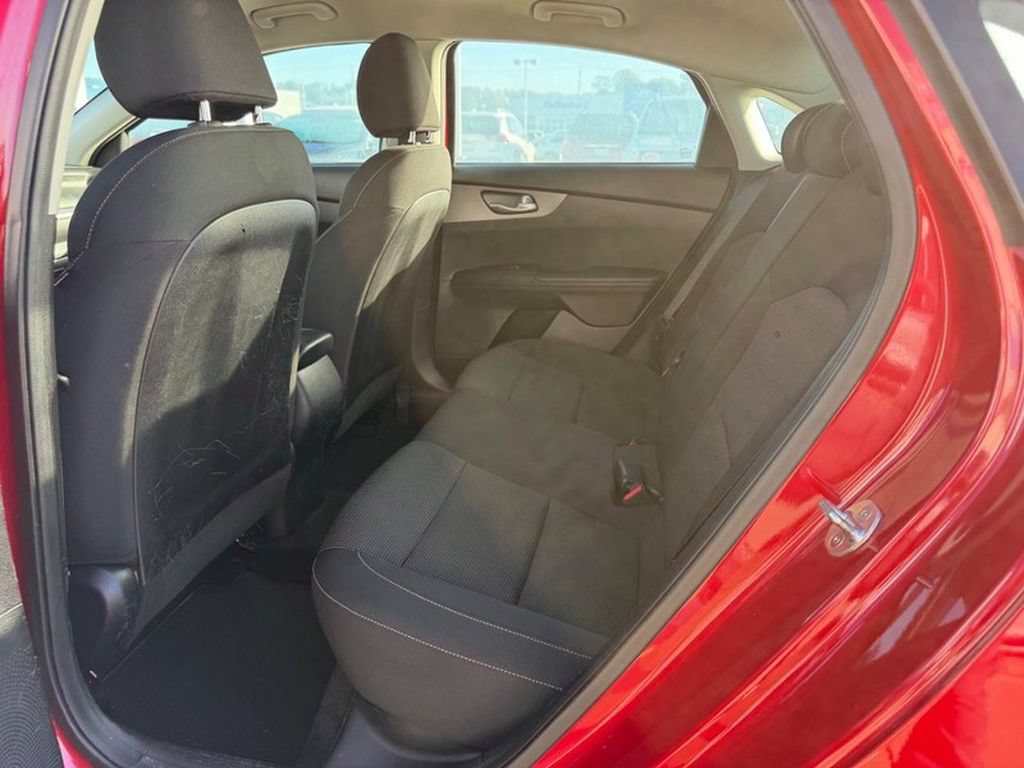 Used 2019 Kia Forte LXS FWD image 7