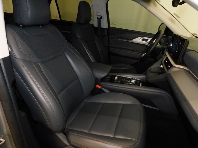 Used 2025 Ford Explorer Active w/ Active Comfort Package image 20