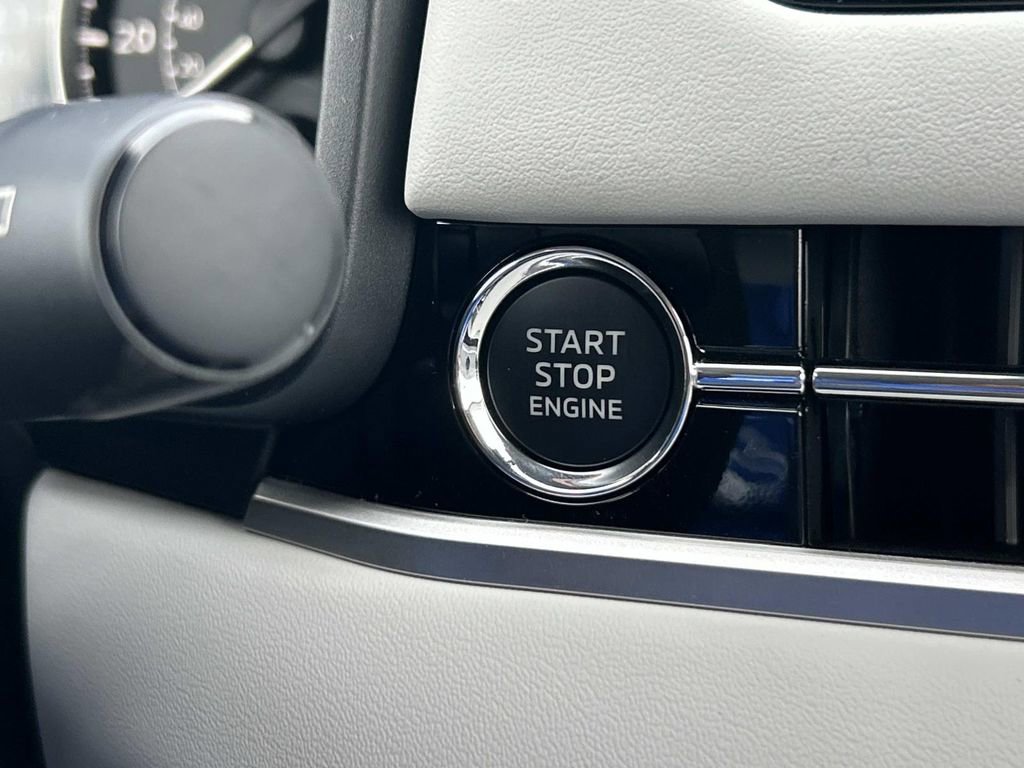 New 2026 Mitsubishi Outlander SE FWD image 32