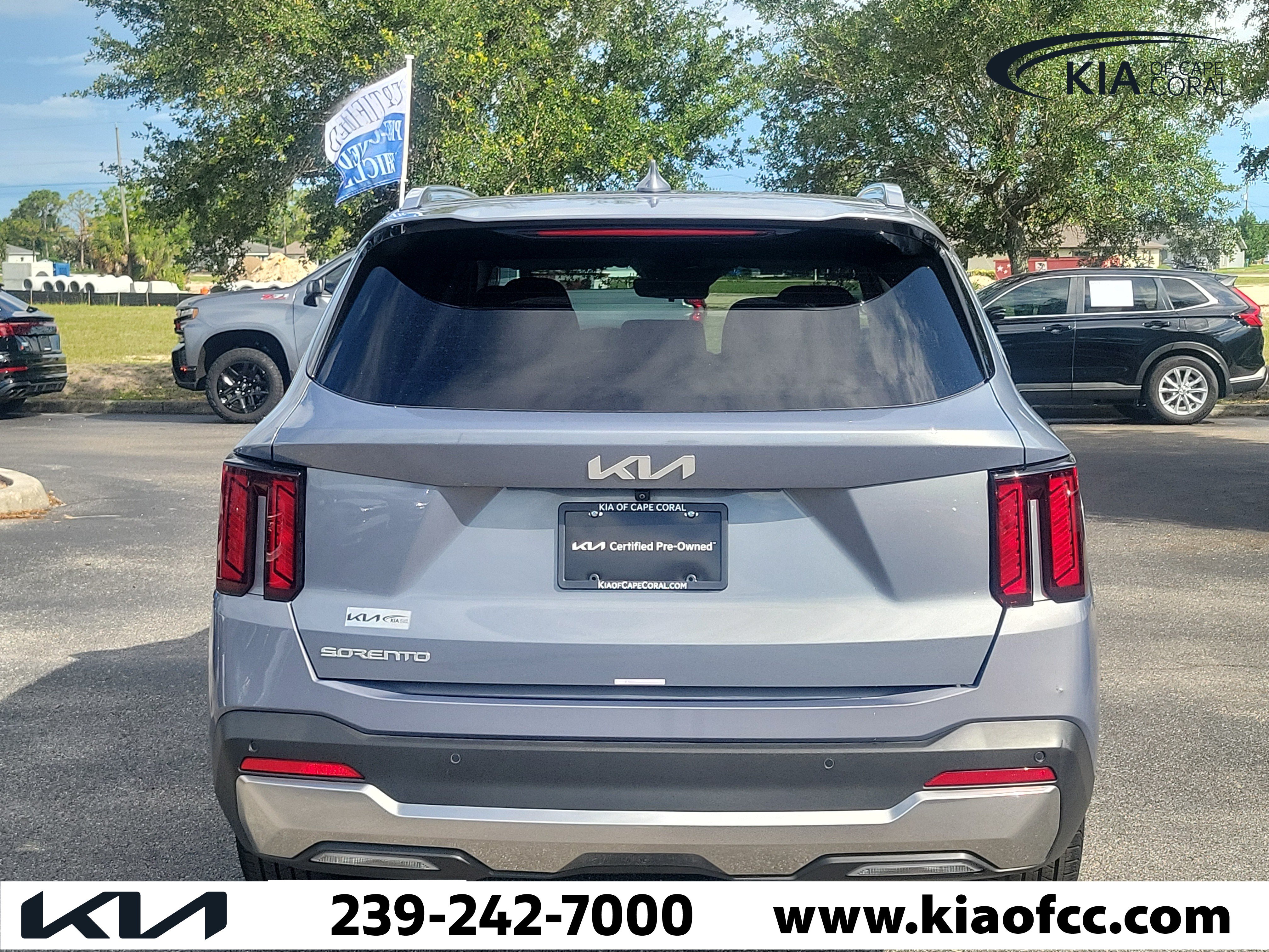 Certified 2025 Kia Sorento S w/ Panoramic Sunroof Package FWD image 5