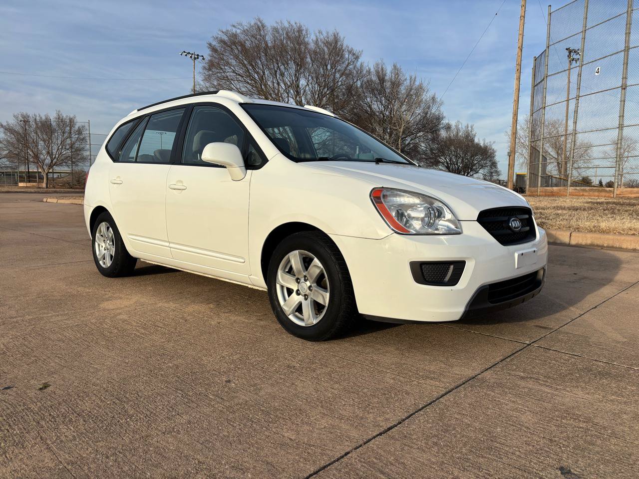 Used 2007 Kia Rondo LX FWD image 28