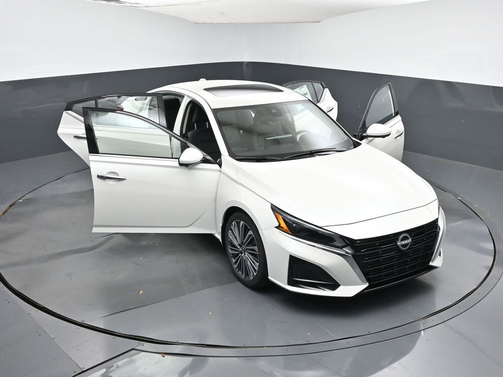 New 2025 Nissan Altima 2.5 SL image 31