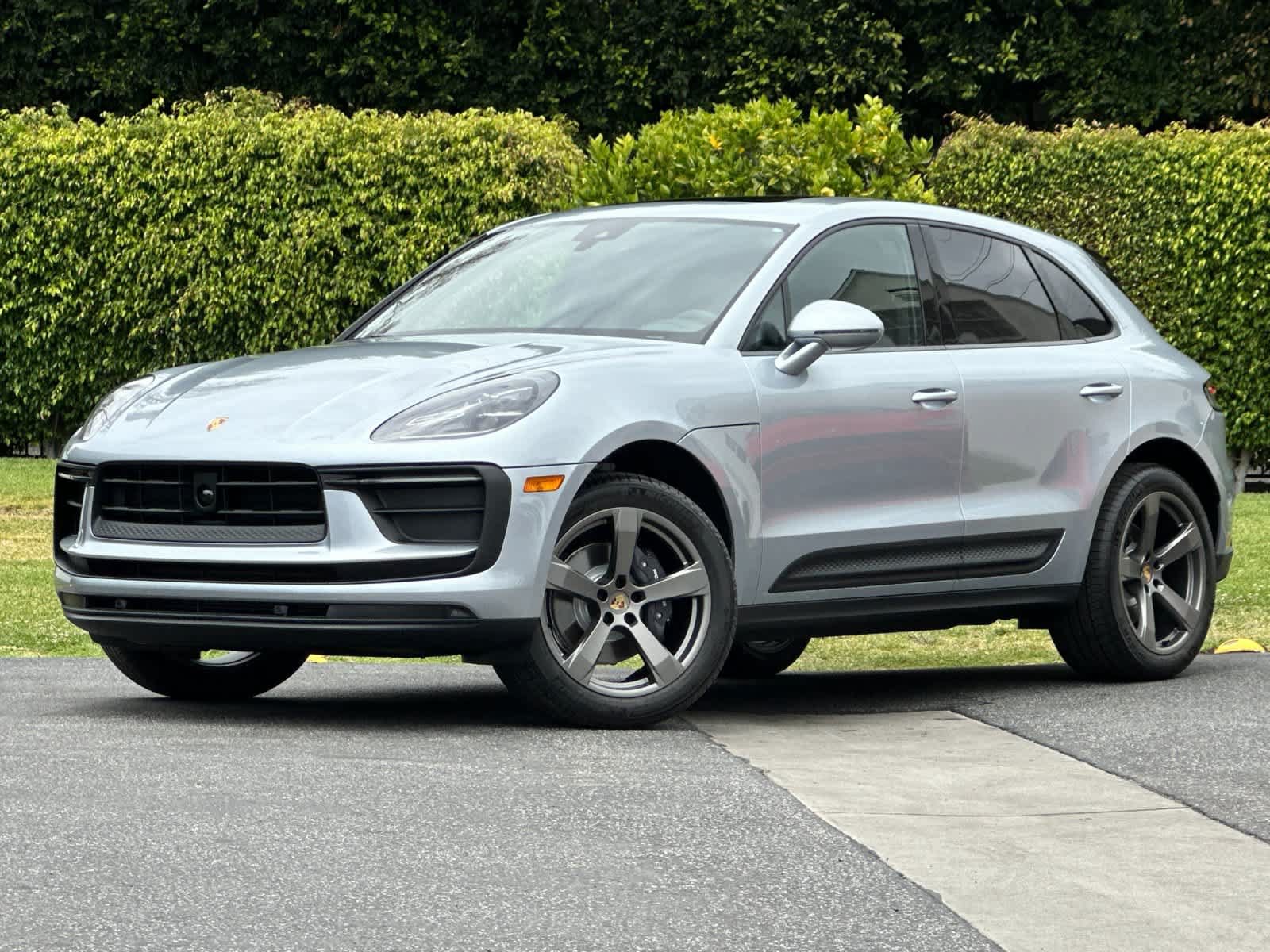 New 2026 Porsche Macan AWD/4WD image 1