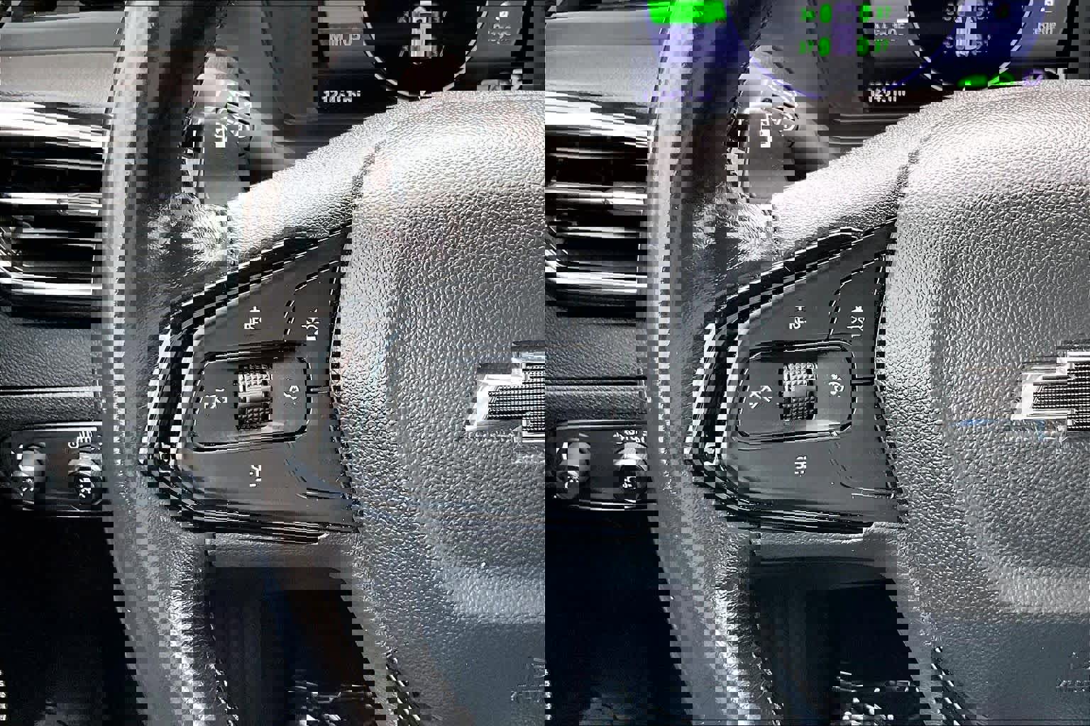 Used 2023 Chevrolet Bolt EUV LT w/ Convenience Package image 22