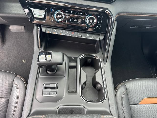 Used 2024 GMC Sierra 1500 AT4 w/ Technology Package AWD/4WD image 12