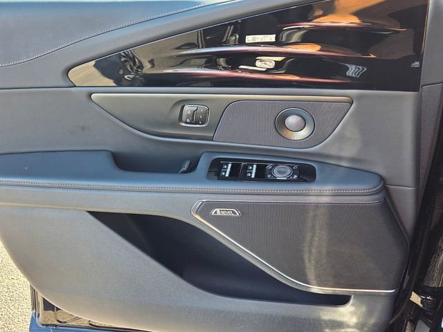 Used 2025 Lincoln Nautilus Reserve w/ Jet Appearance Package image 26