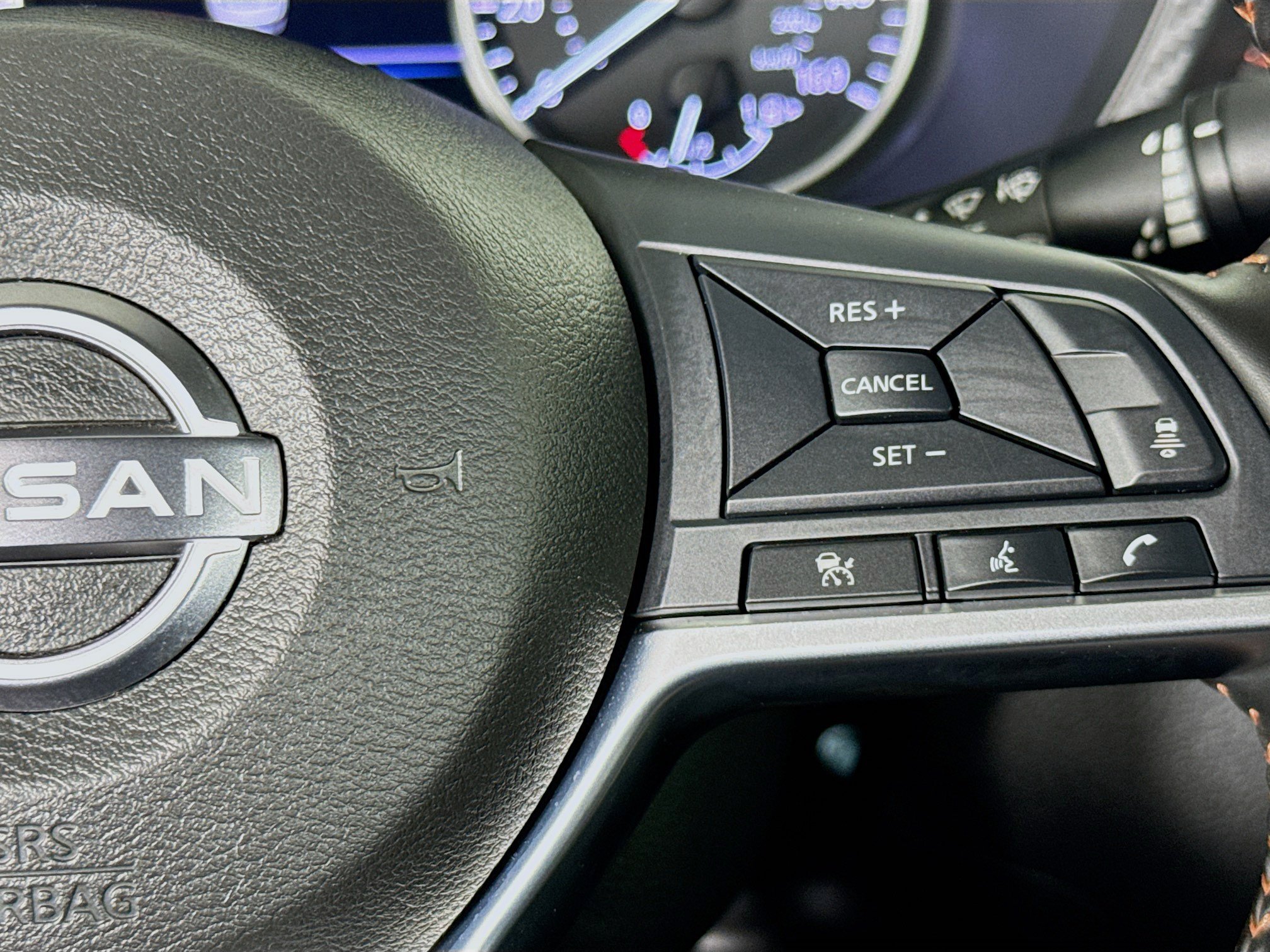 Used 2025 Nissan Sentra SR w/ Midnight Edition FWD image 13