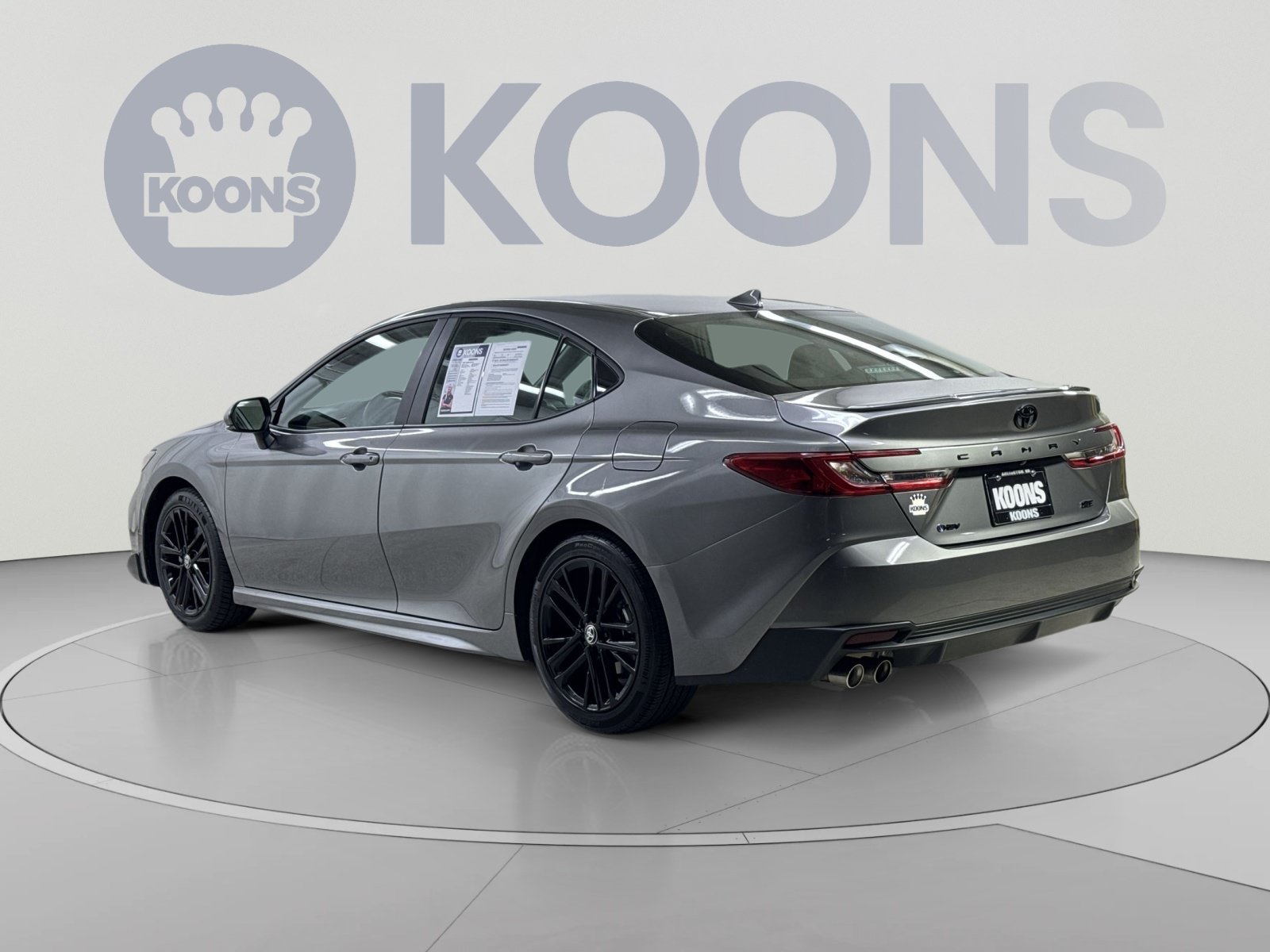 Used 2025 Toyota Camry SE FWD image 18